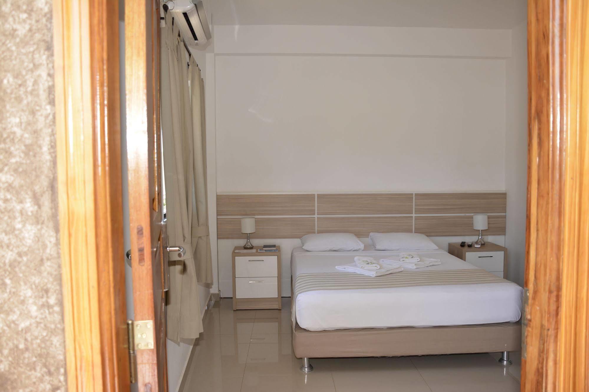Hotel Salzburgo Ciudad del Este Dış mekan fotoğraf